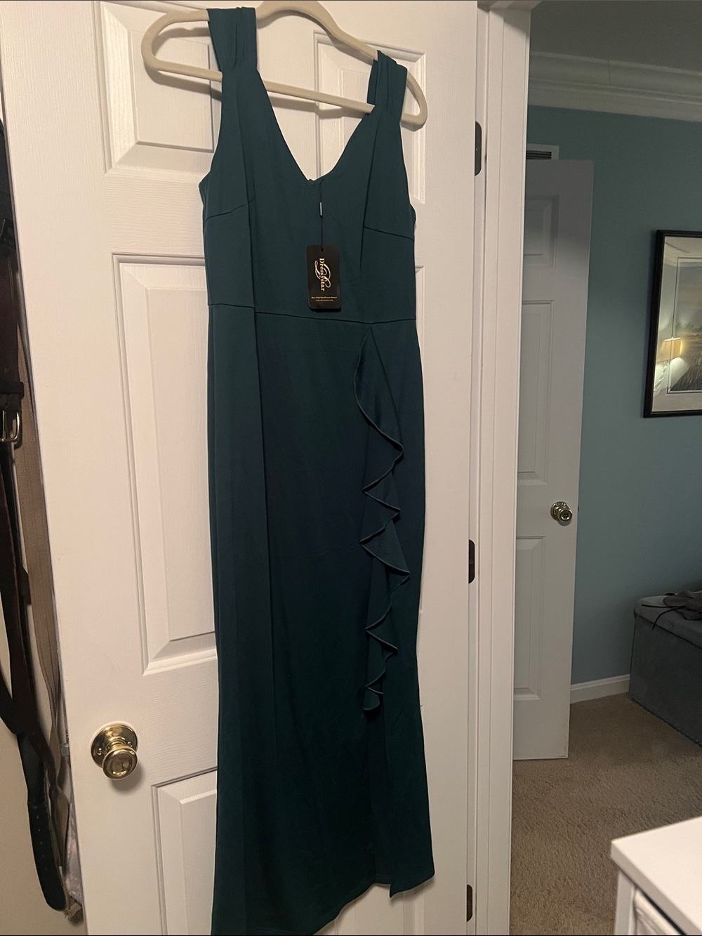 Elegant Green Ruffle-Side Dress - Picture 1 of 2